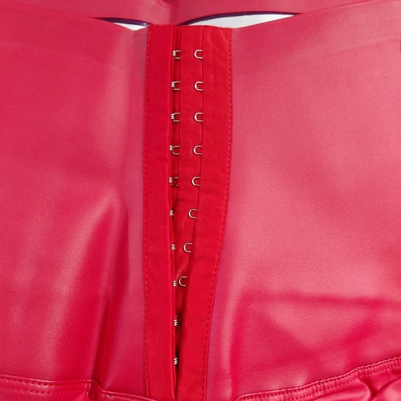 Red Faux Leather High Waist Leggings Hook and Eye Closure Women's 2XL - Picture 9 of 13